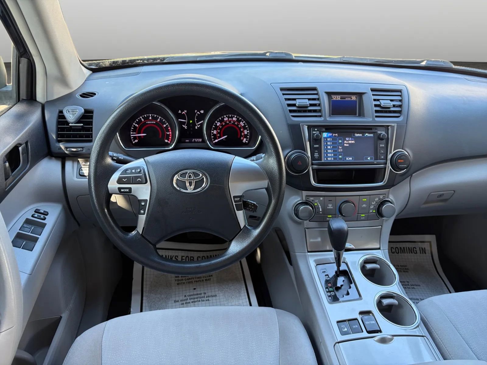 Used 2013 Toyota Highlander 4WD w/ Cold Weather Pkg image 25