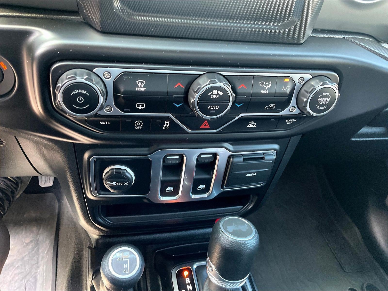 Used 2023 Jeep Wrangler Sport AWD/4WD image 15