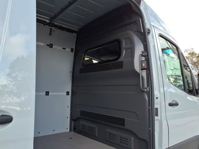 New 2026 Mercedes-Benz Sprinter 2500 image 23