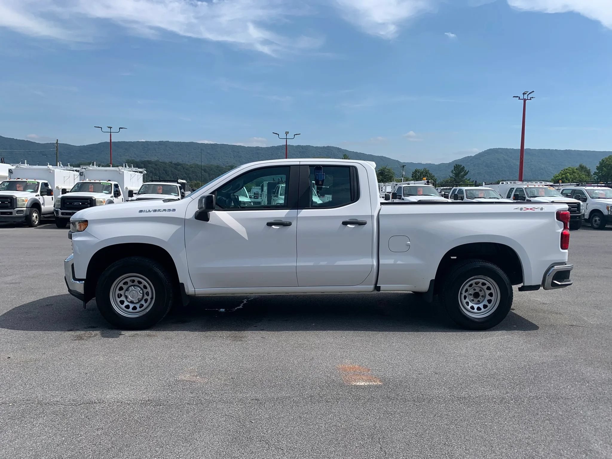 Used 2020 Chevrolet Silverado 1500 W/T w/ WT Safety Package AWD/4WD image 5
