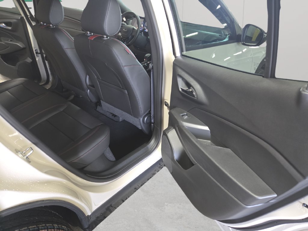 New 2026 Chevrolet Trax RS w/ Driver Confidence Package FWD image 39