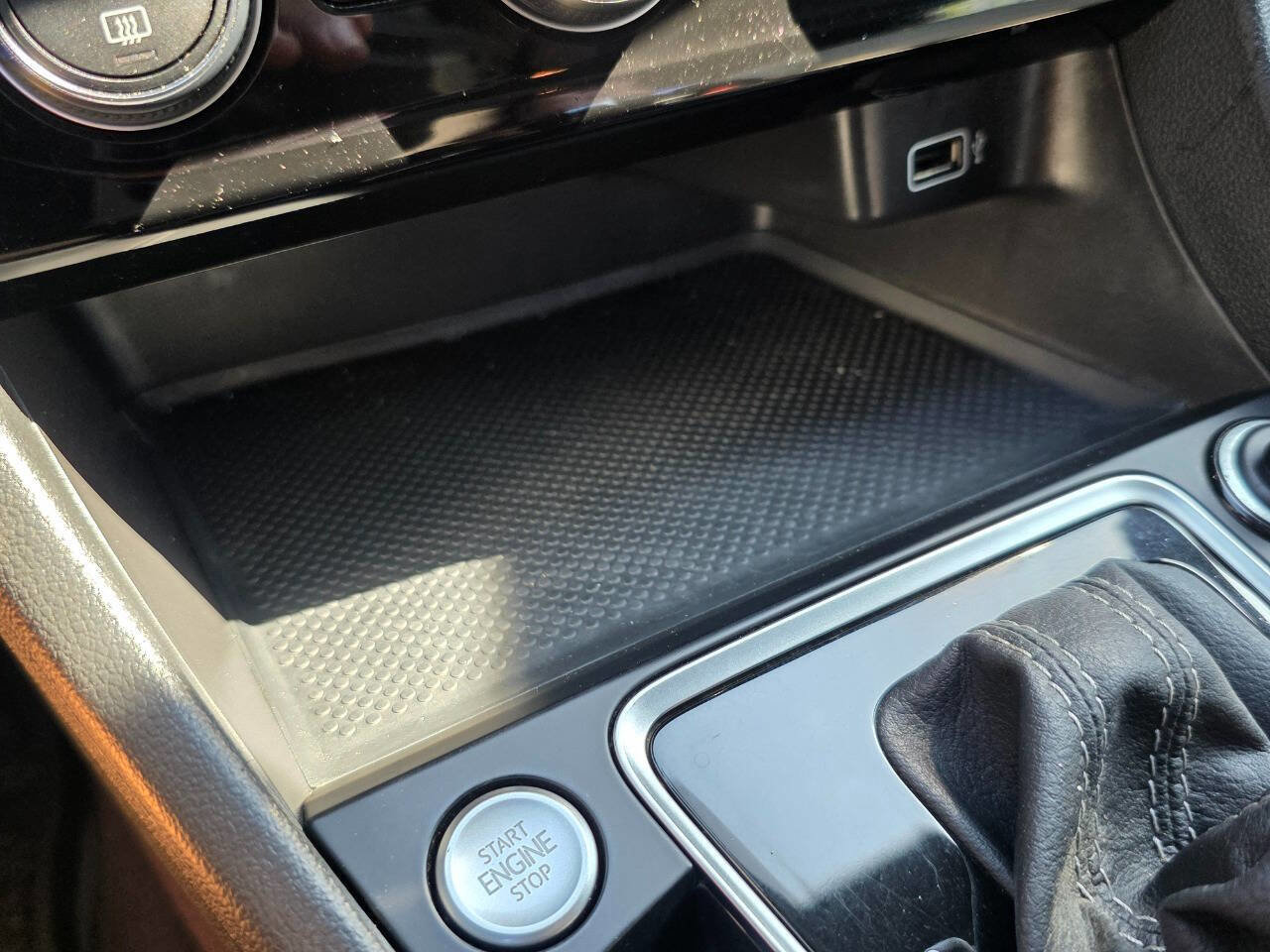 Used 2019 Volkswagen Jetta R-Line image 34