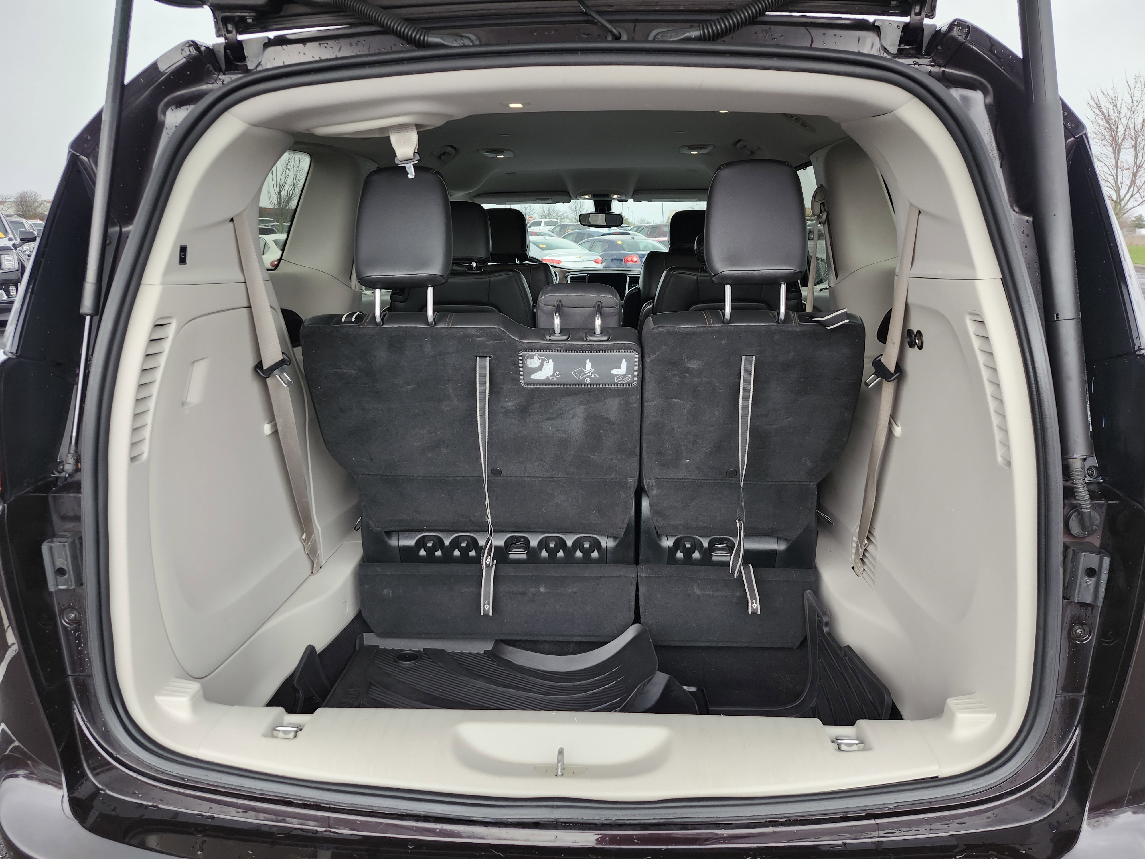 Used 2017 Chrysler Pacifica Touring-L image 18