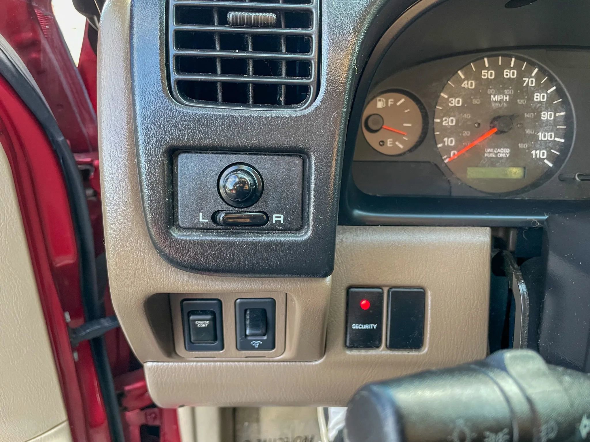 Used 2000 Nissan Frontier XE image 15