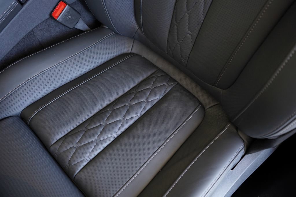 New 2026 BMW X7 M60i image 12
