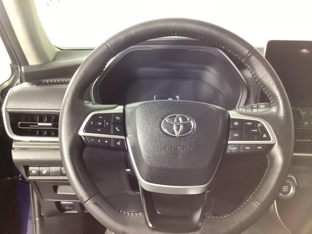 Used 2024 Toyota Grand Highlander AWD image 15
