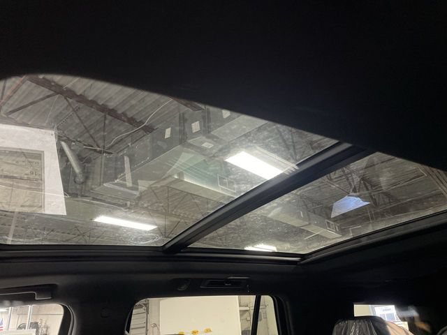 New 2026 Chevrolet Tahoe High Country w/ Sun And Tow Package AWD/4WD image 22