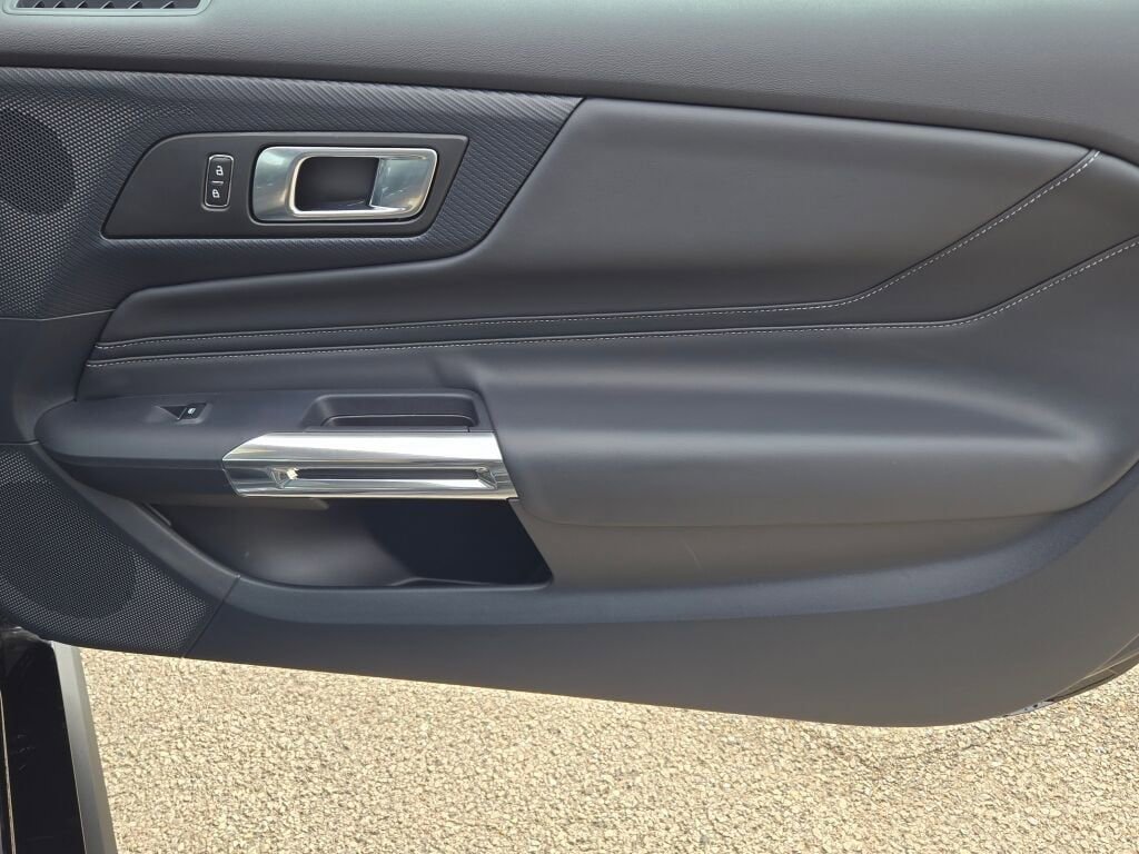 Used 2024 Ford Mustang GT Premium image 5