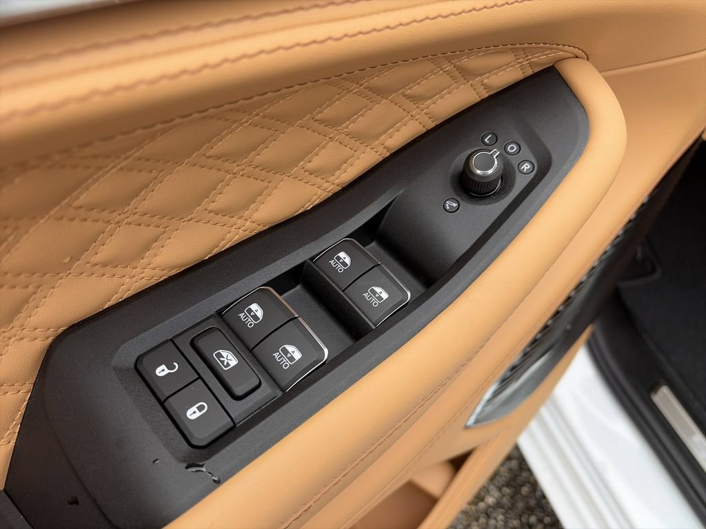 New 2026 Jeep Grand Cherokee Summit w/ Adv Protech Group IV AWD/4WD image 18