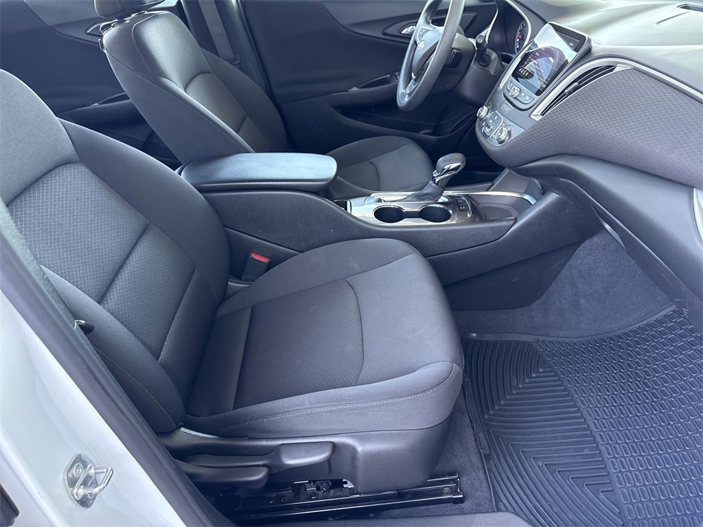 Used 2021 Chevrolet Malibu LS image 34