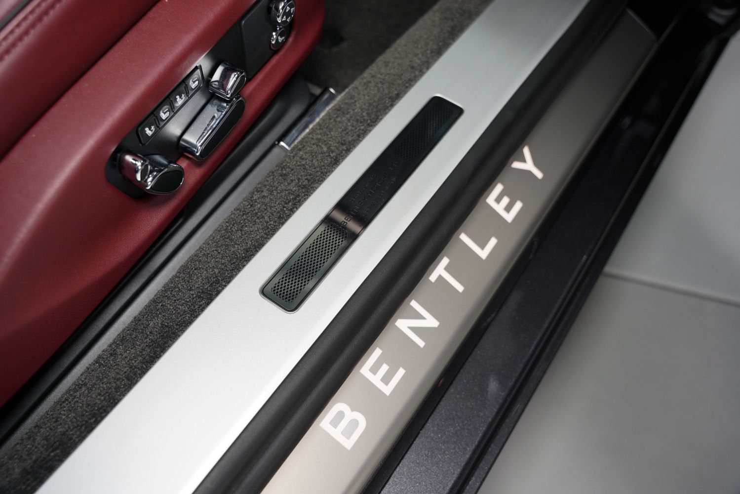 Used 2021 Bentley Continental GT V8 AWD/4WD image 47