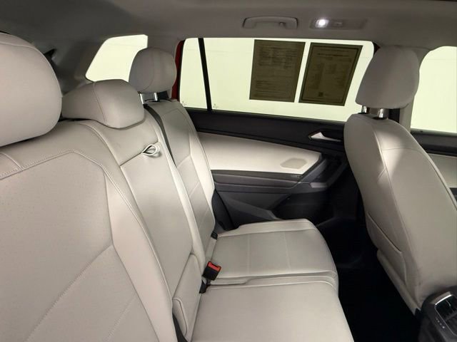 Used 2018 Volkswagen Tiguan SE w/ Panoramic Sunroof Package FWD image 44