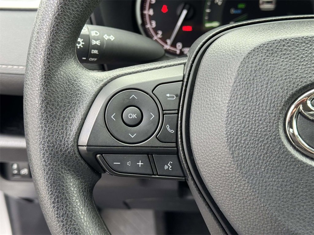 Used 2025 Toyota RAV4 LE image 10