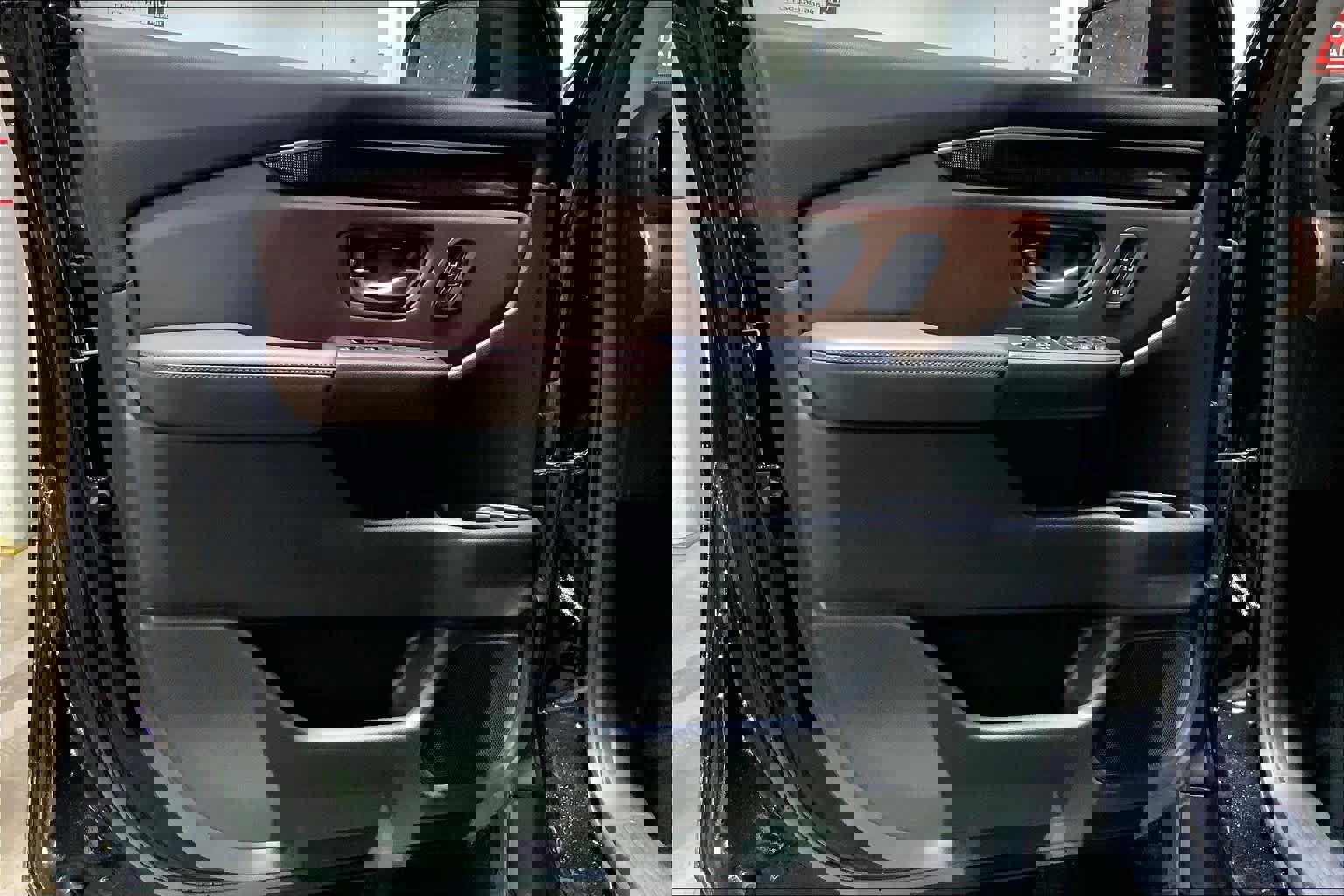 Used 2025 Honda Pilot Elite image 22