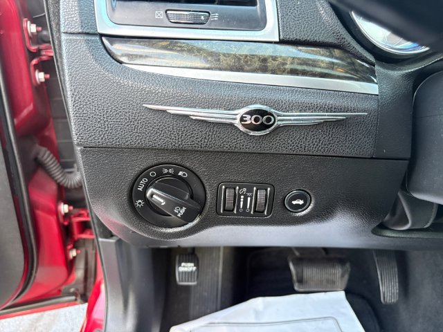 Used 2013 Chrysler 300 C RWD image 19
