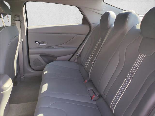 Certified 2023 Hyundai Elantra SEL w/ Convenience Package image 19