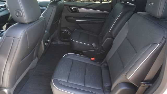 Certified 2026 Buick Enclave Sport Touring AWD/4WD image 28