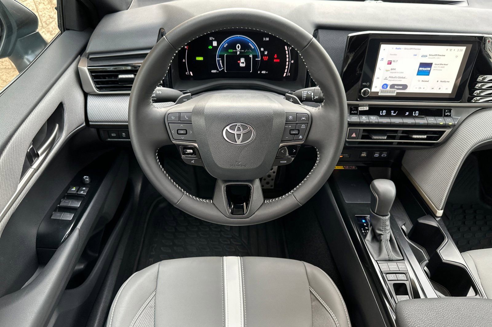 Used 2026 Toyota Camry SE image 15