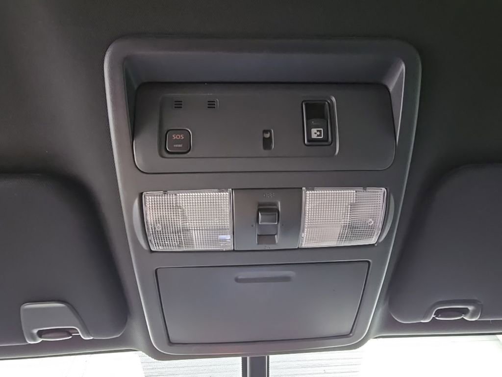 Used 2018 Nissan Titan SL w/ Midnight Edition image 23