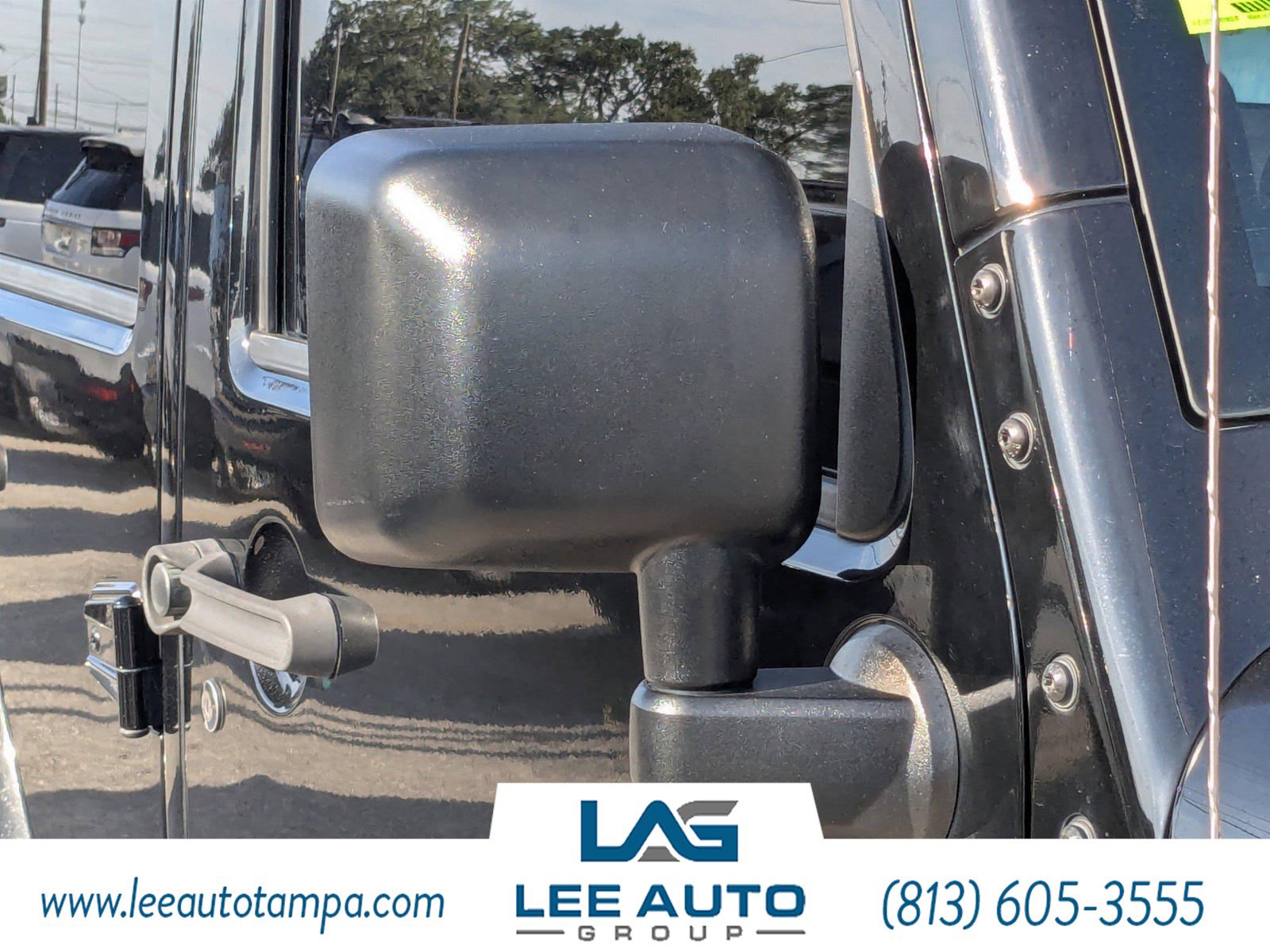 Used 2015 Jeep Wrangler Unlimited Sahara w/ Connectivity Group image 10