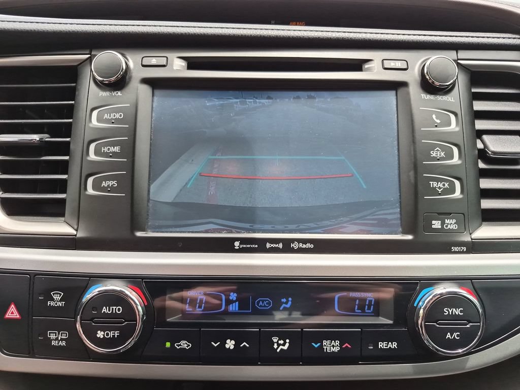 Used 2017 Toyota Highlander XLE FWD image 25