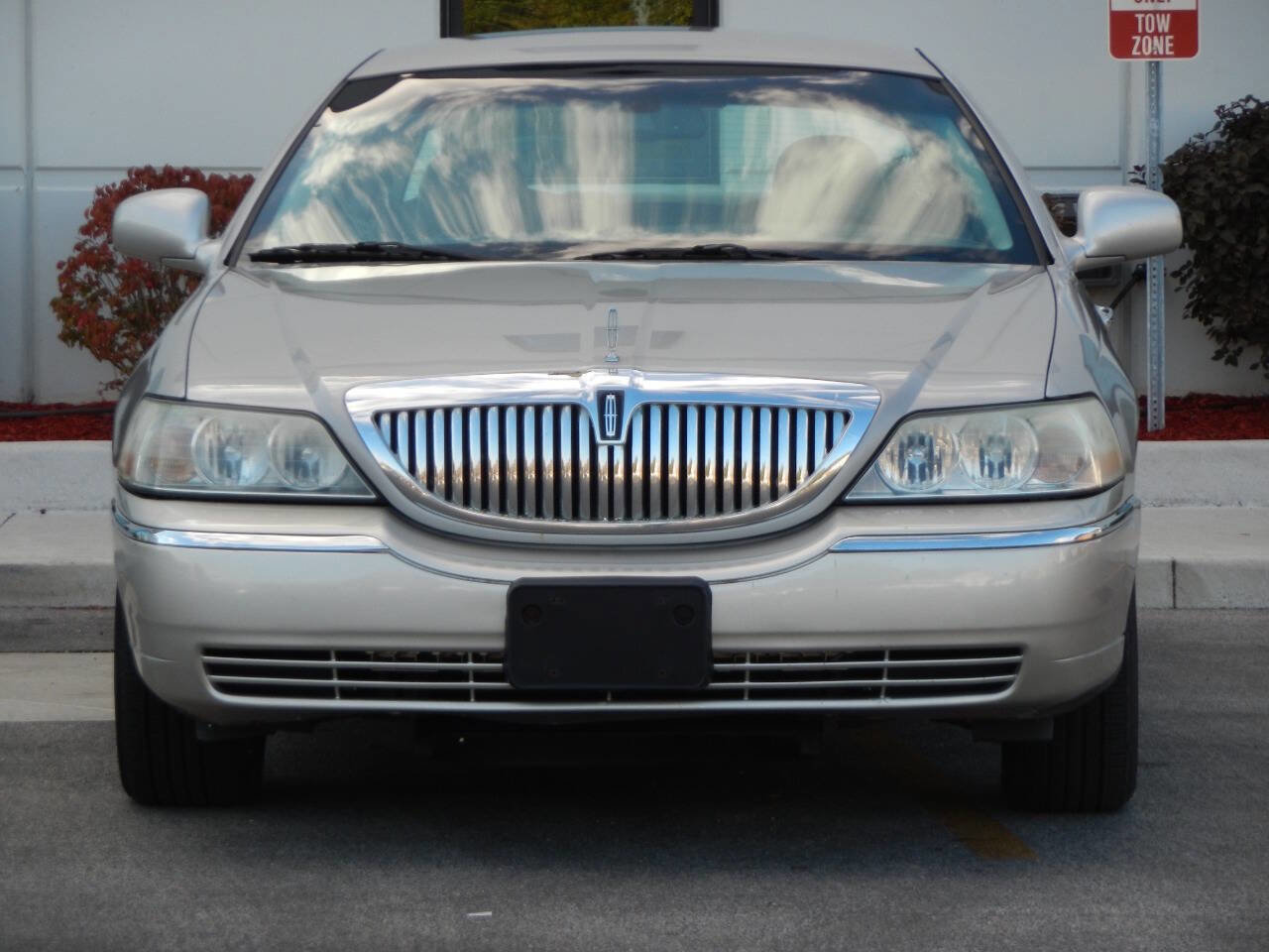 Used 2007 Lincoln Town Car Signature image 7