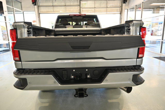 New 2026 Chevrolet Silverado 3500 High Country w/ High Country Premium Package AWD/4WD image 7