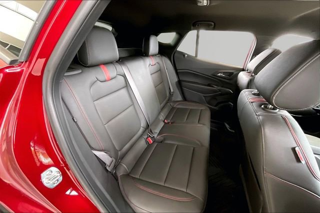 Used 2025 Chevrolet Trax RS FWD image 17