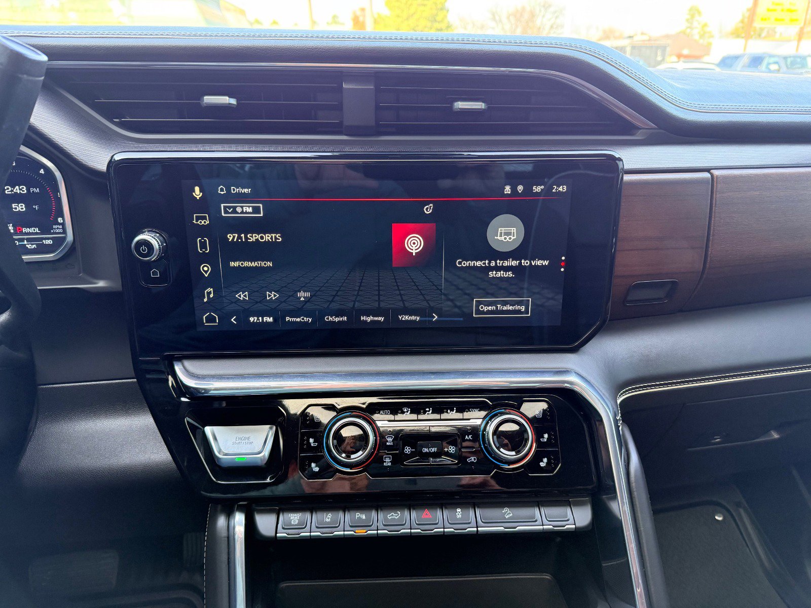 Certified 2025 GMC Sierra 3500 Denali Ultimate image 28