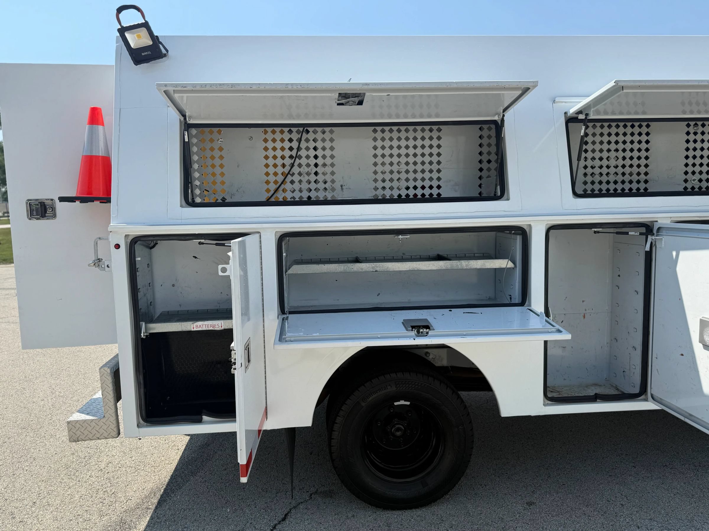 Used 2019 Freightliner Sprinter 3500 w/ Premium Package RWD image 11