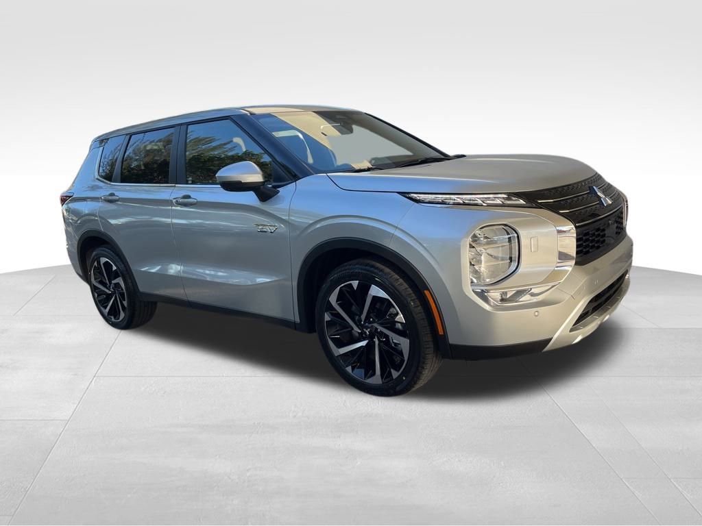 New 2025 Mitsubishi Outlander SE image 2