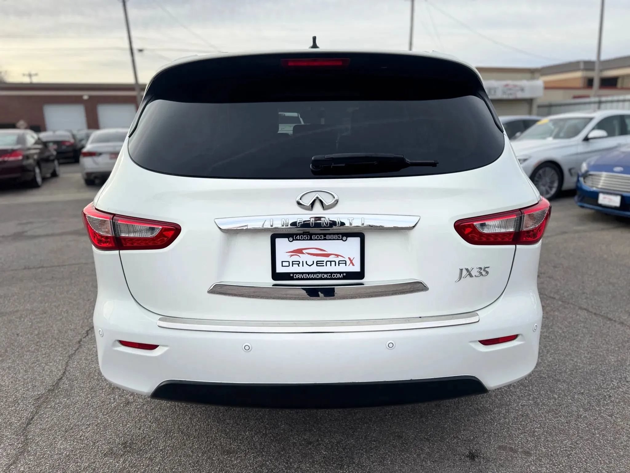 Used 2013 INFINITI JX35 FWD w/ Premium Pkg image 4
