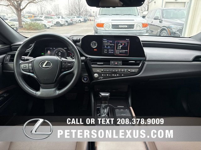 Used 2022 Lexus ES 300h w/ Accessory Package 2 image 14