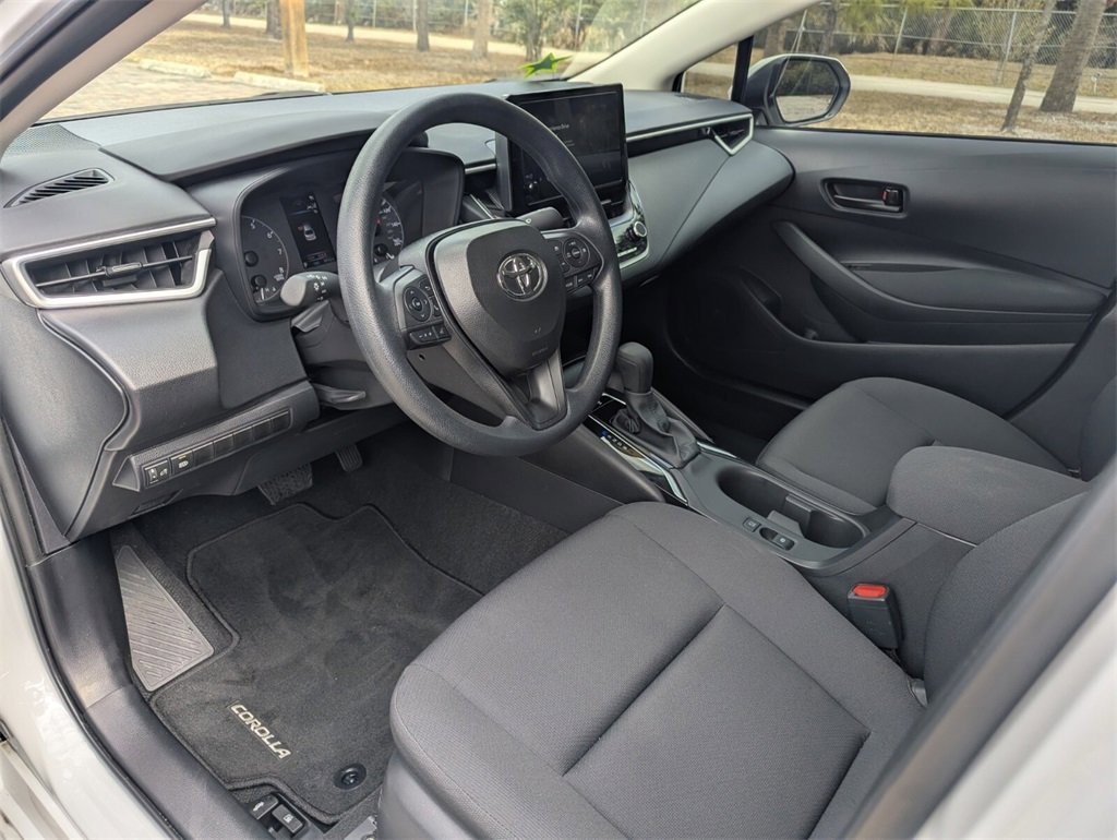 Used 2025 Toyota Corolla LE image 25