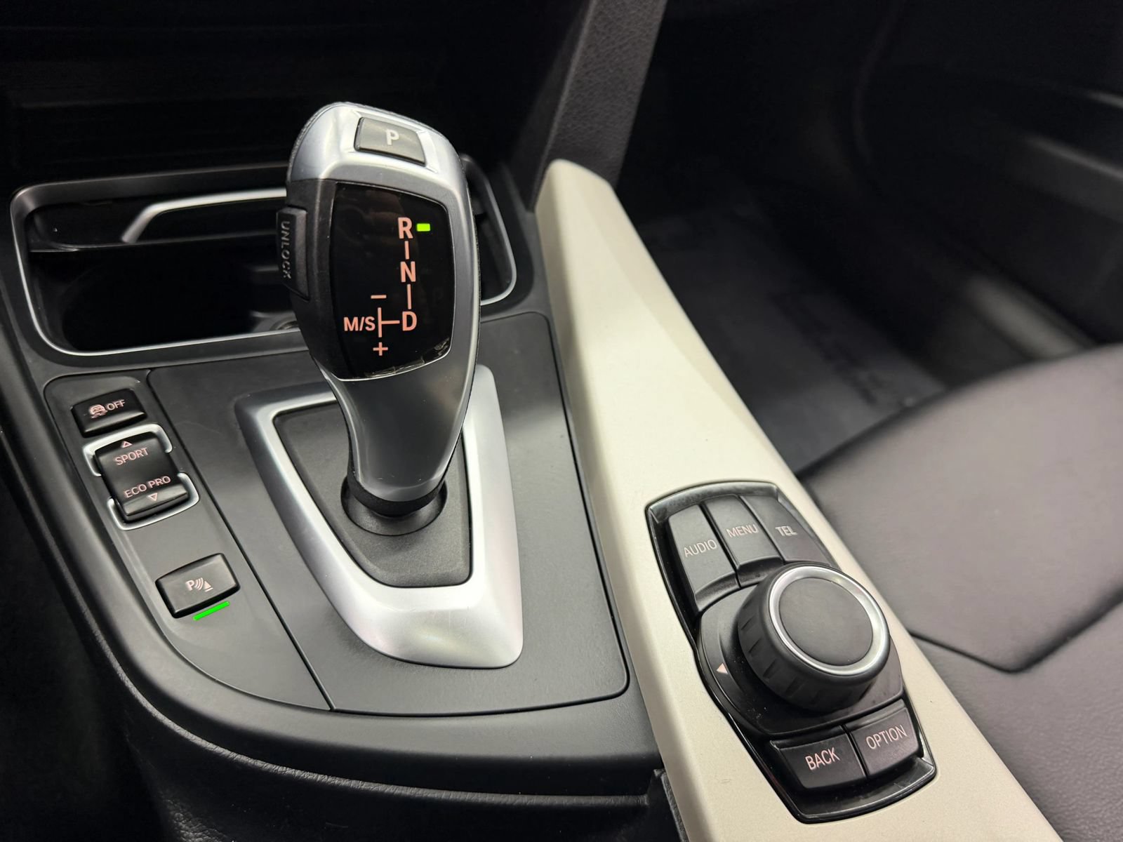 Used 2017 BMW 320i Sedan RWD image 31