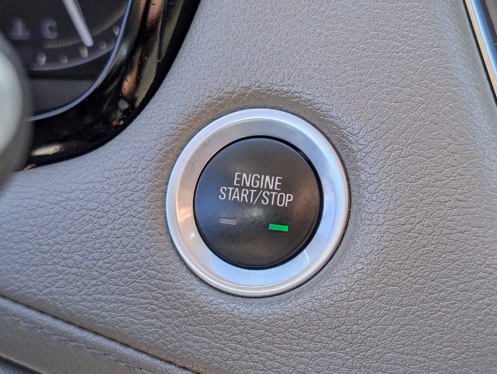 Used 2018 Cadillac XT5 Luxury image 34