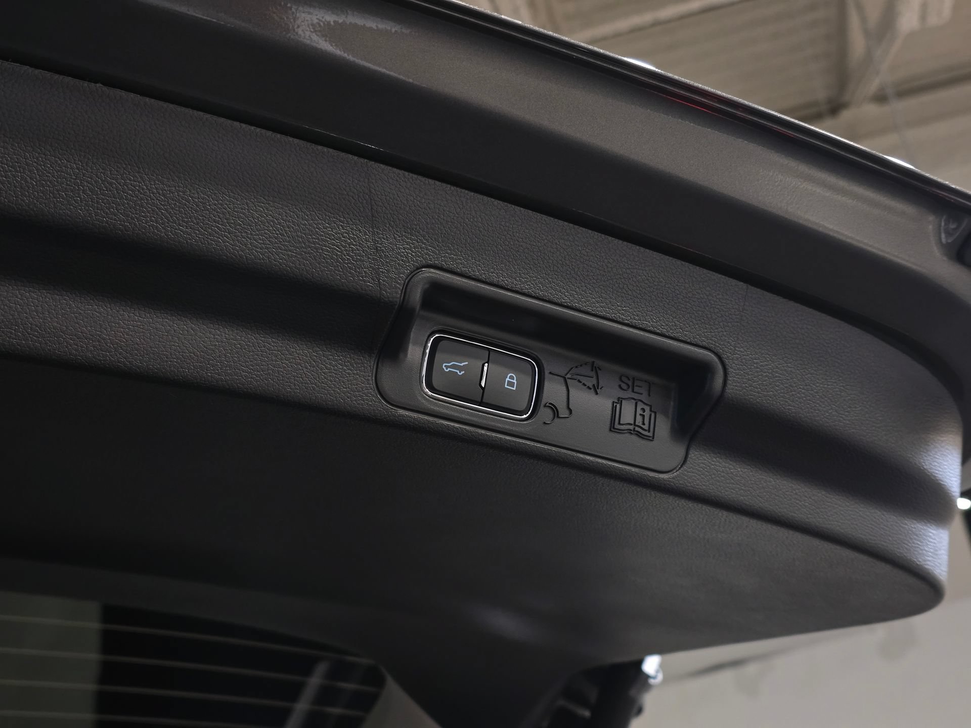 New 2026 Ford Explorer Active AWD/4WD image 13
