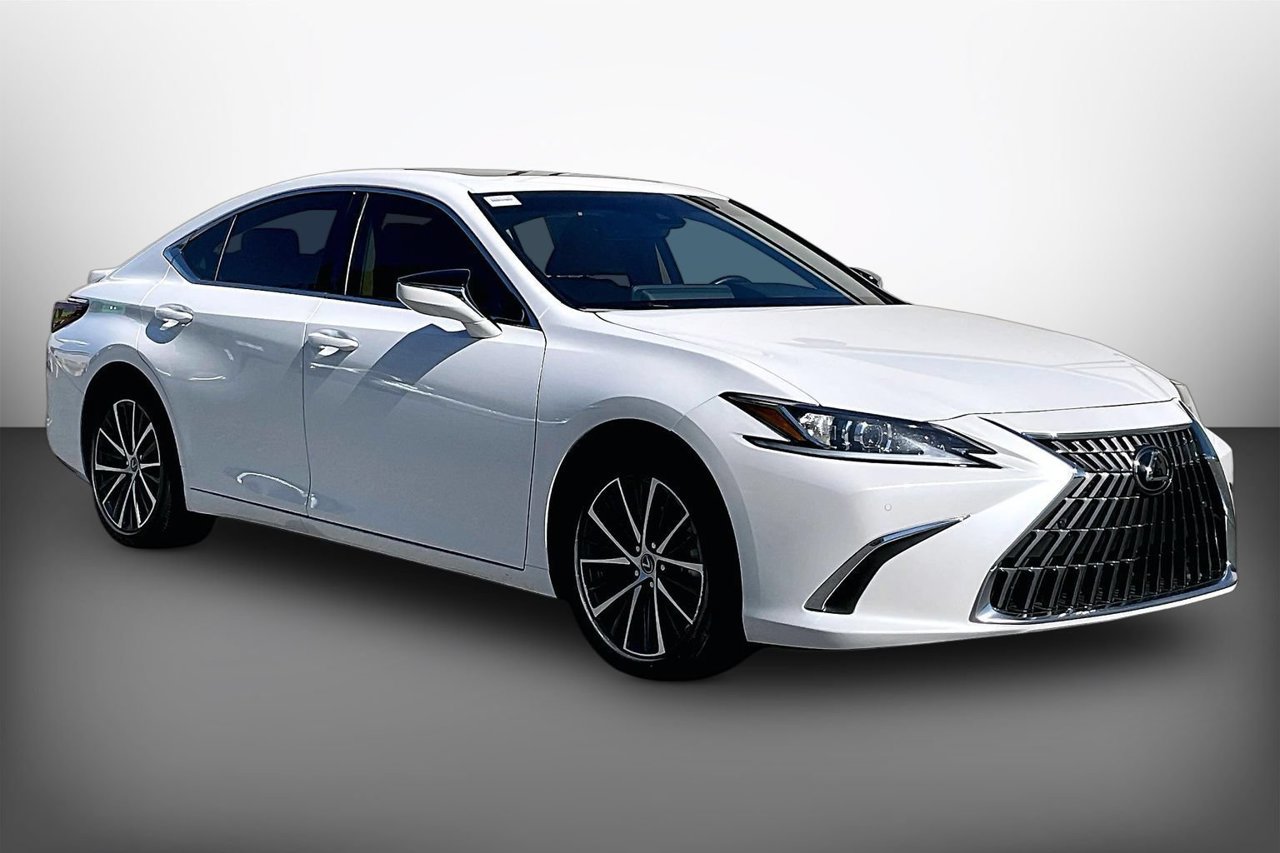 Used 2025 Lexus ES 300h w/ Premium Package