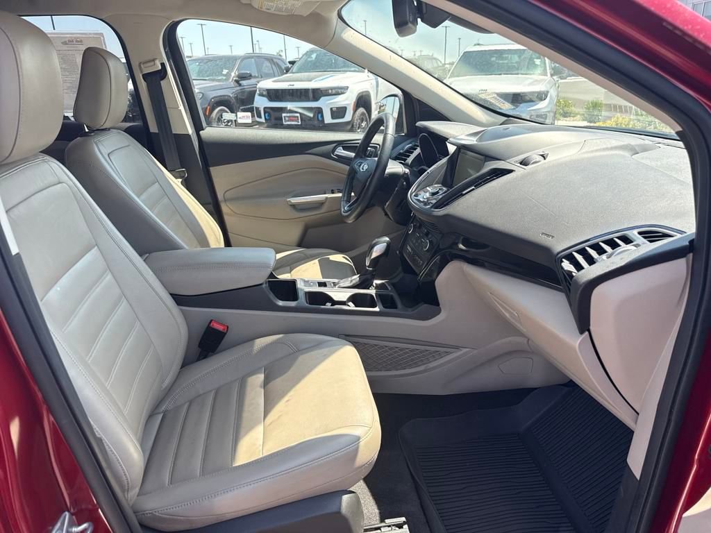 Used 2019 Ford Escape Titanium image 28