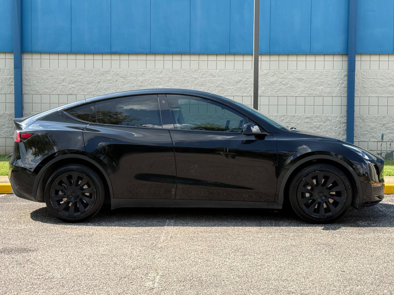 Used 2022 Tesla Model Y Long Range AWD/4WD image 4