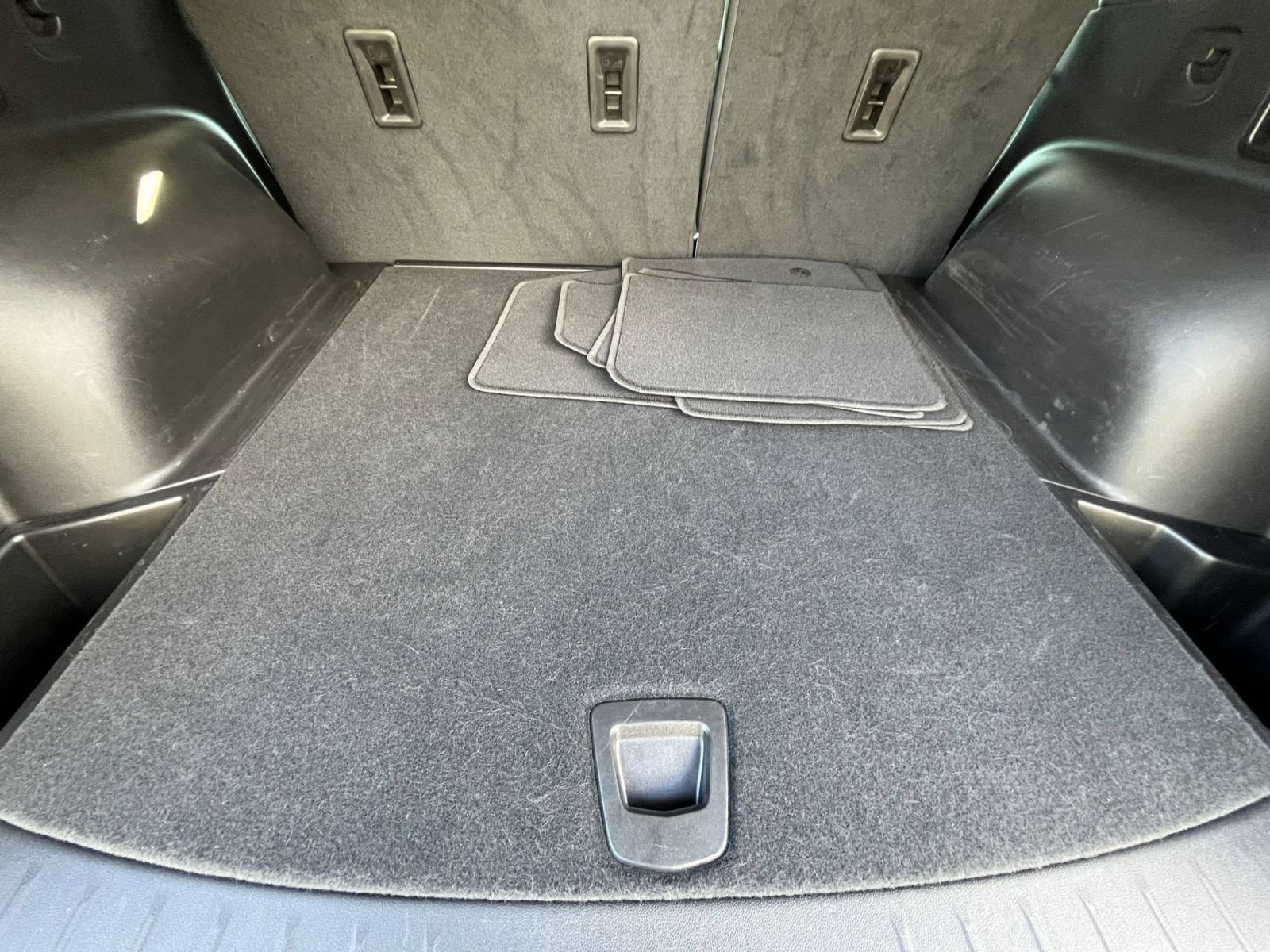Used 2025 Chevrolet Blazer LT FWD image 32