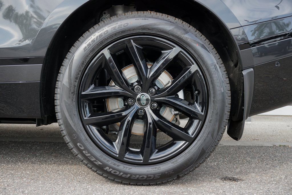 Used 2025 Land Rover Range Rover Velar Dynamic SE image 33