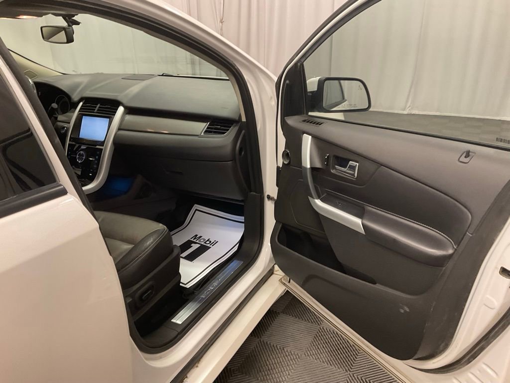 Used 2013 Ford Edge Sport w/ Driver Entry Pkg image 24