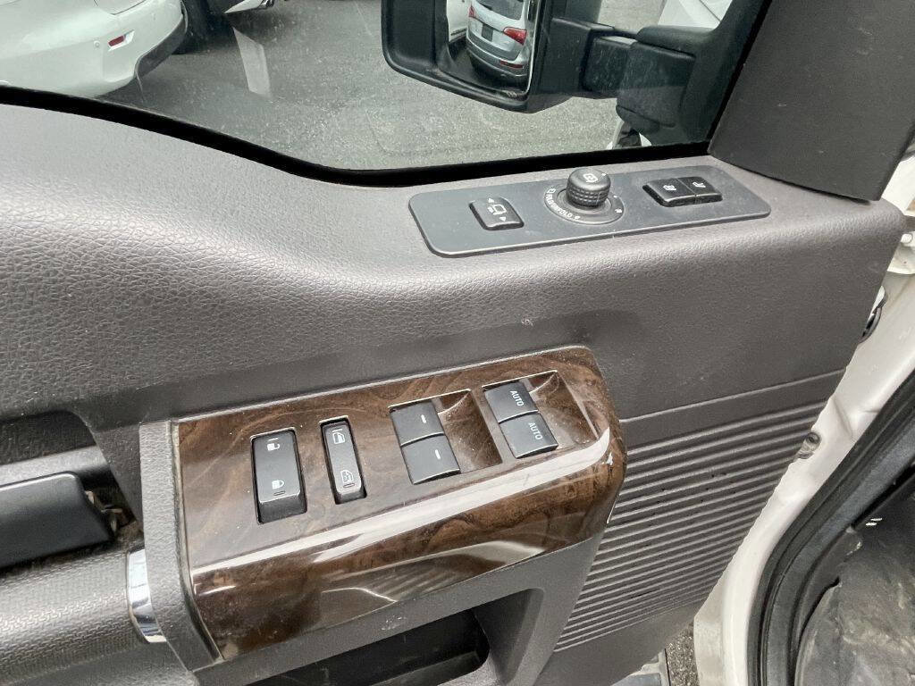 Used 2015 Ford F350 Platinum image 25
