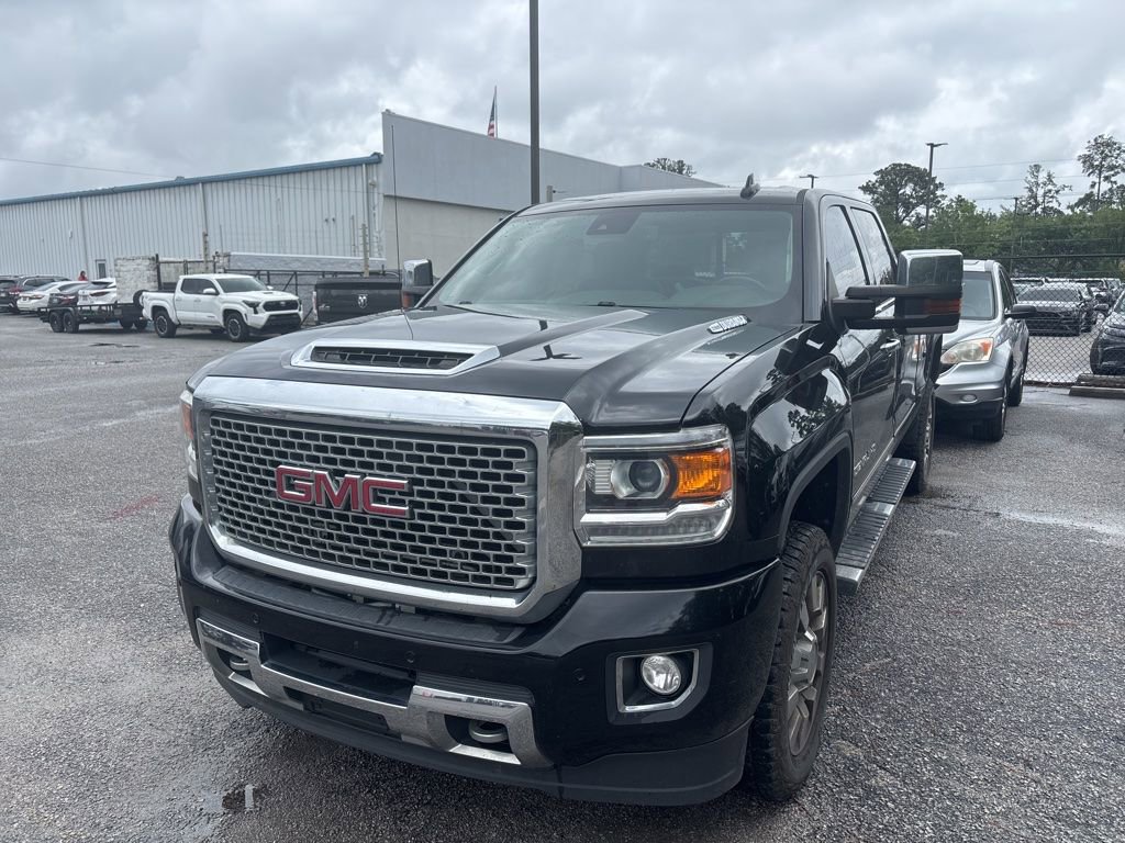 Used 2017 GMC Sierra 2500 Denali w/ Duramax Plus Package AWD/4WD image 1