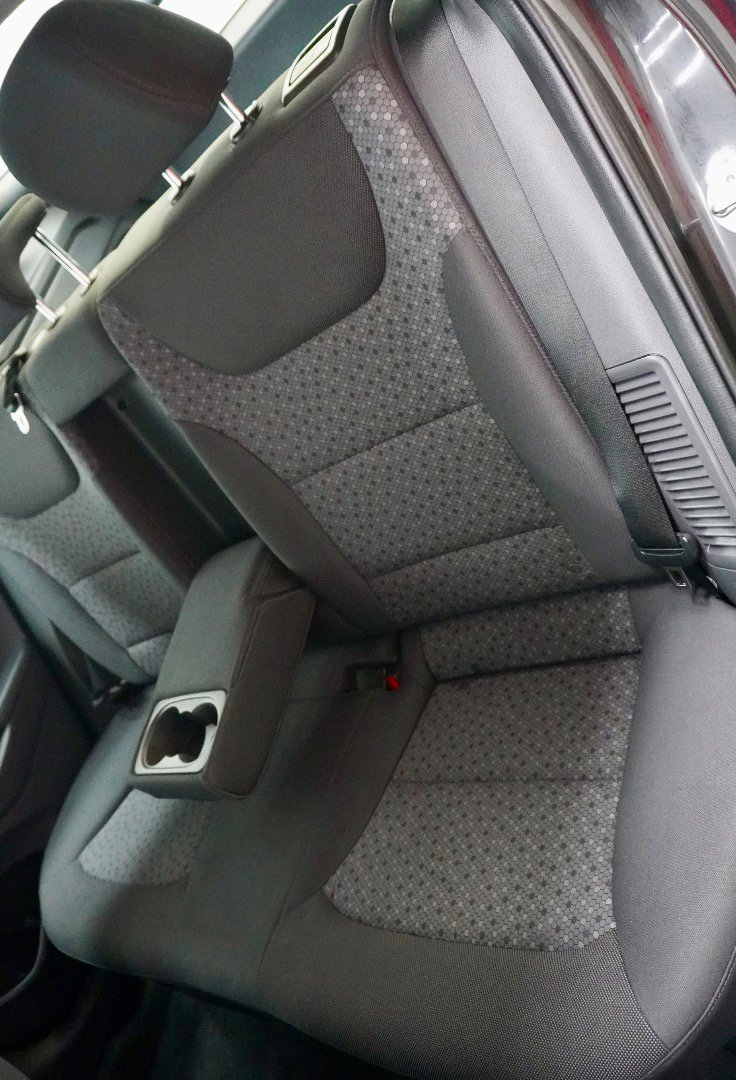 Used 2019 Hyundai Ioniq Plug-In Hybrid image 5