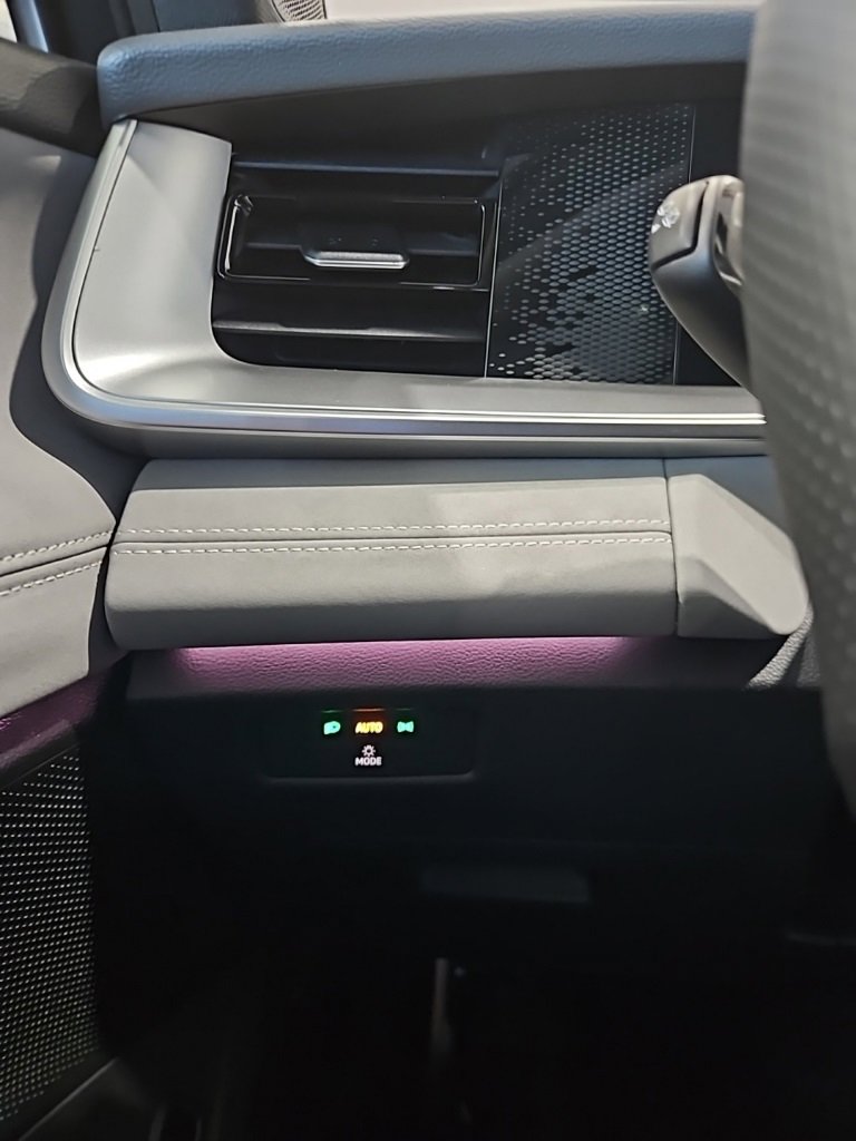 New 2026 Volkswagen Tiguan SE R-Line image 36