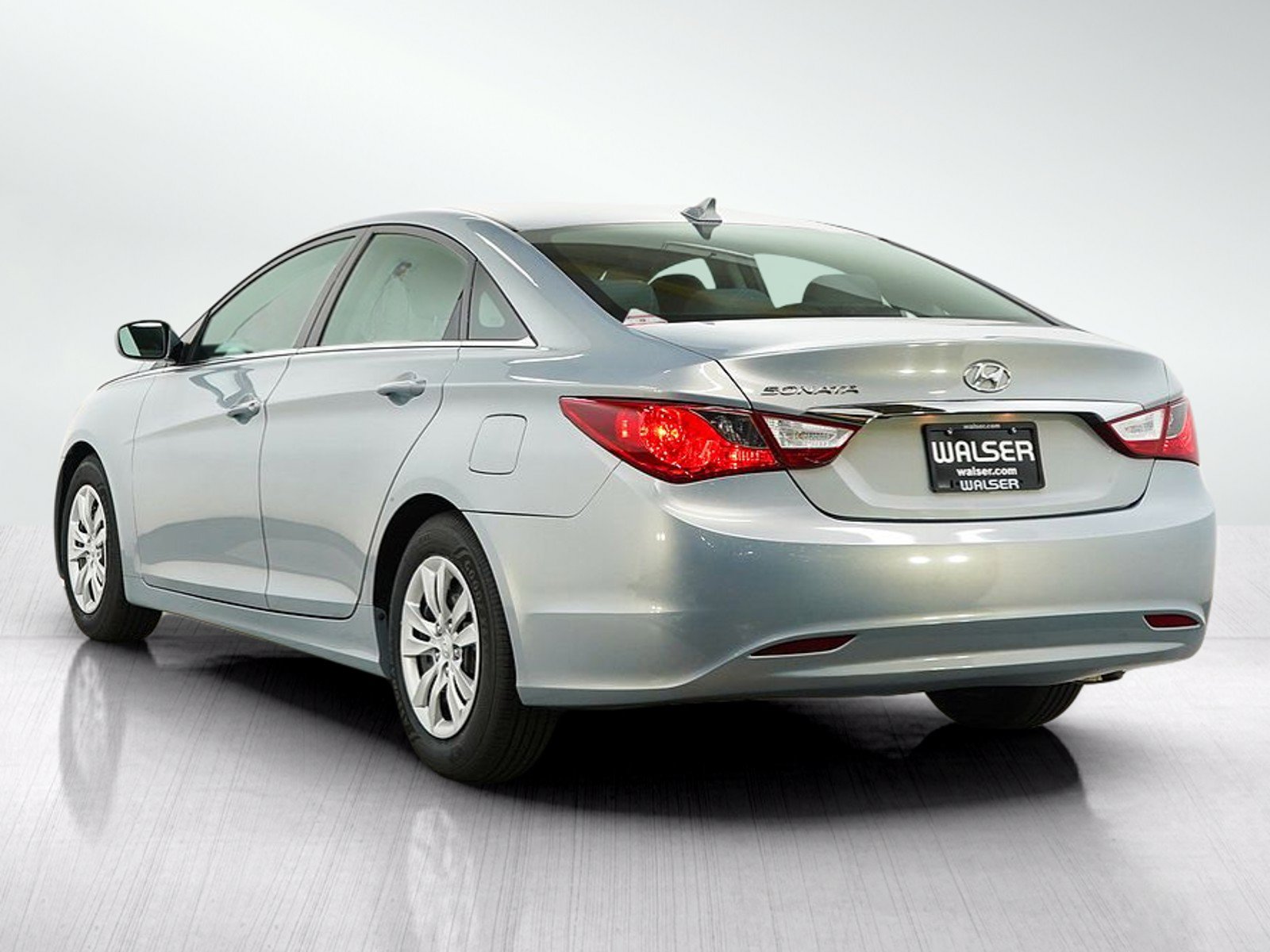 Used 2011 Hyundai Sonata GLS FWD image 3