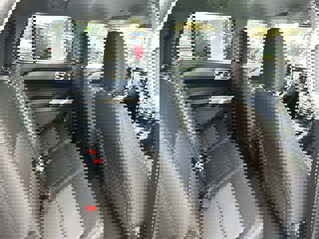 Used 2023 Ford Explorer XLT image 17