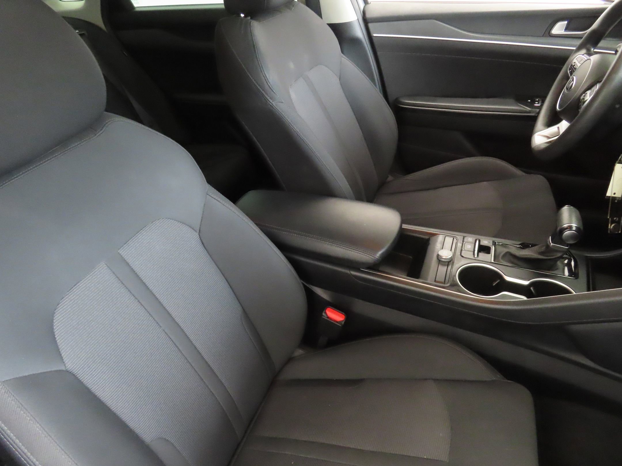 Used 2021 Kia K5 LX image 24